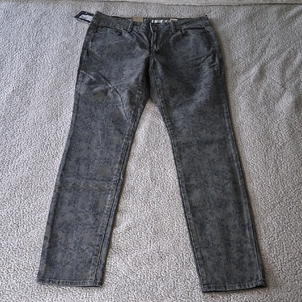New Very Slim Fit DKNY Women's Gray Jeans